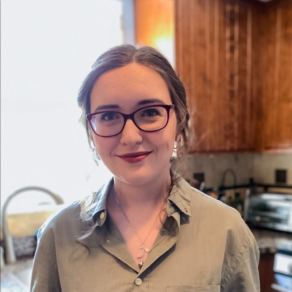 Meet your Posher, Emily